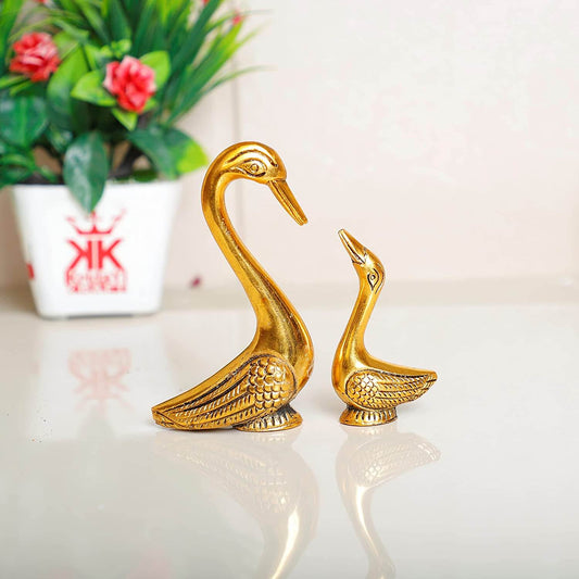Love Birds swan metal Showpiece Set – Pair of Kissing Duck (Golden)